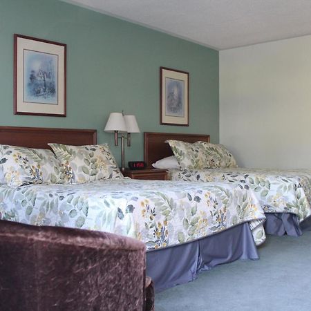 Voyageur Motel Yarmouth Bagian luar foto