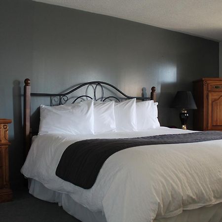Voyageur Motel Yarmouth Bagian luar foto
